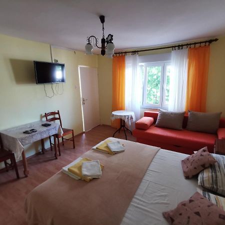 Studio Apartments Jasminka Selce Eksteriør bilde