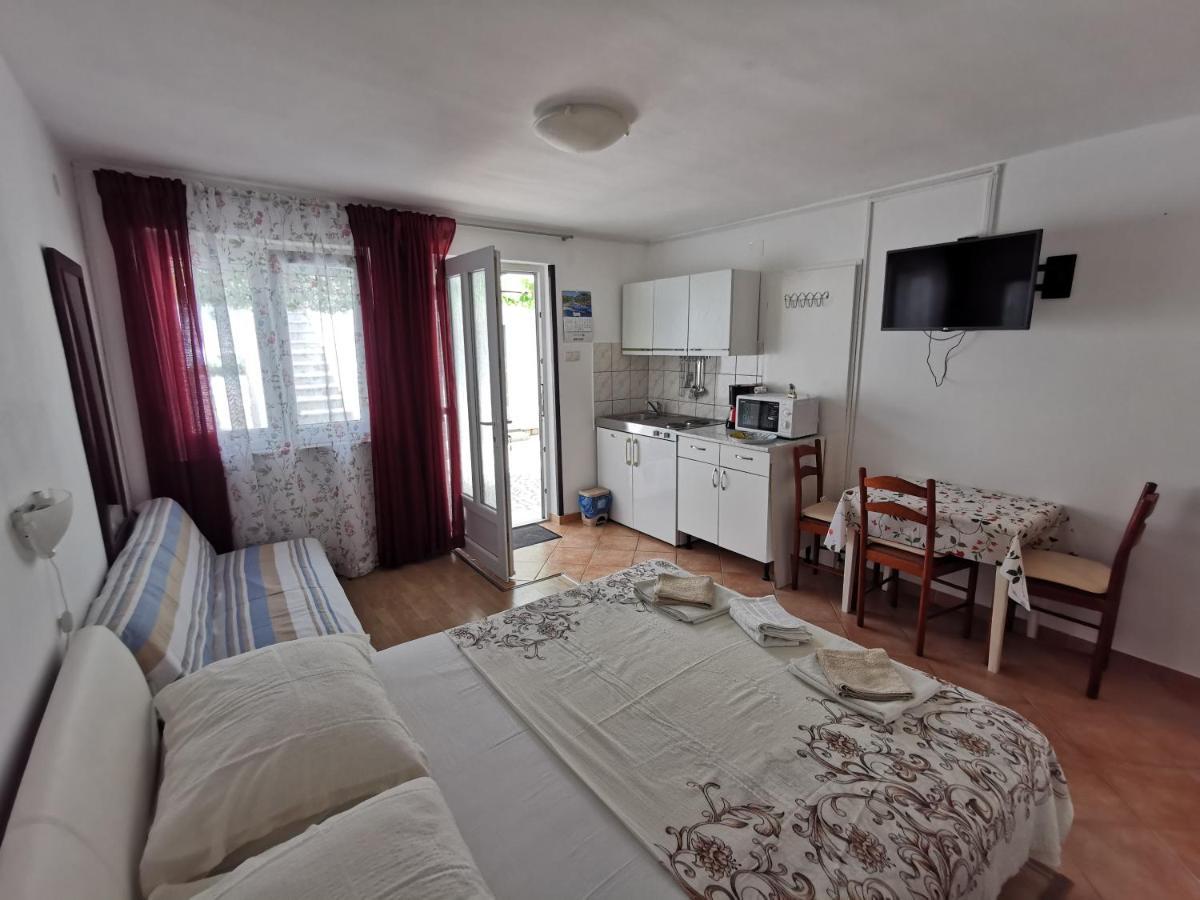 Studio Apartments Jasminka Selce Eksteriør bilde