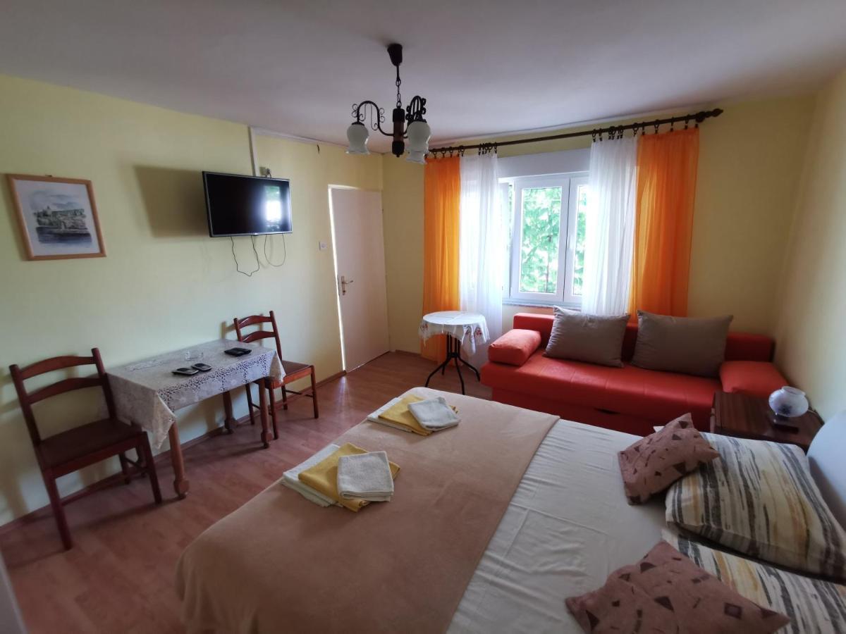 Studio Apartments Jasminka Selce Eksteriør bilde